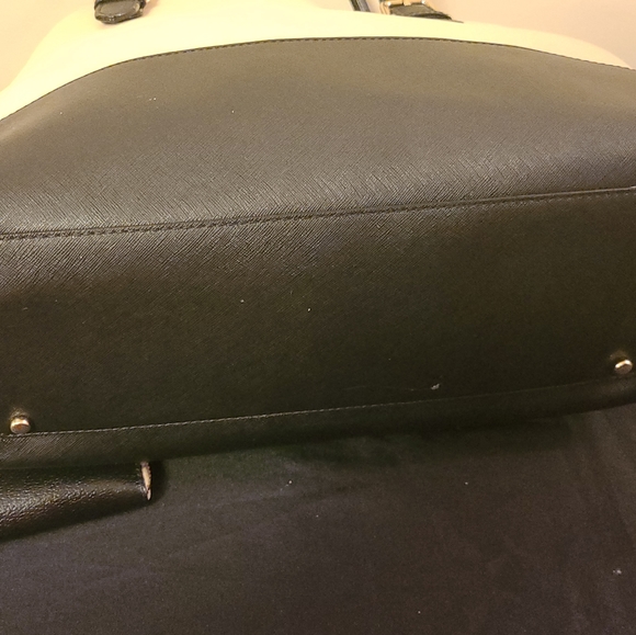 Handbag - Picture 4 of 5